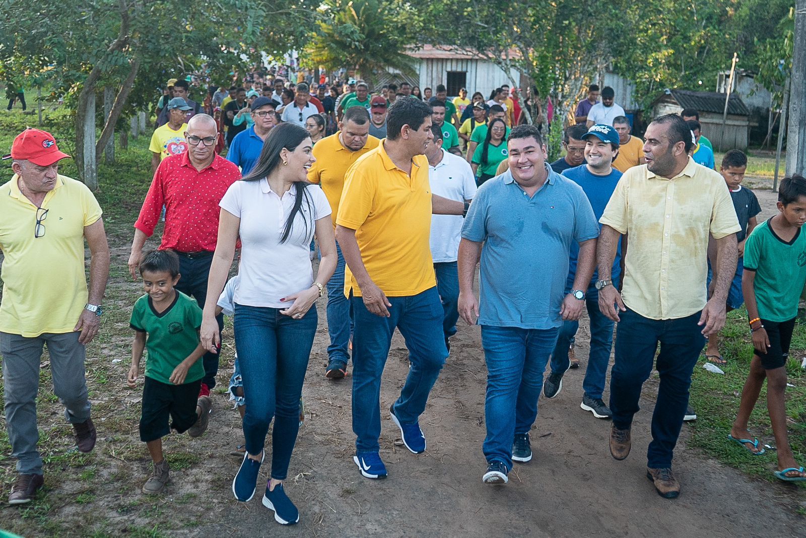 Após solicitação de Alex Garcia, deputada Mayra Dias confirma emenda parlamentar para reforma da escola da Santa Rita da Valéria