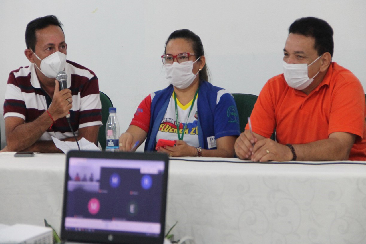 Babá Tupinambá participa de reunião para logística da Campanha de Vacinação contra a Covid-19 na zona rural