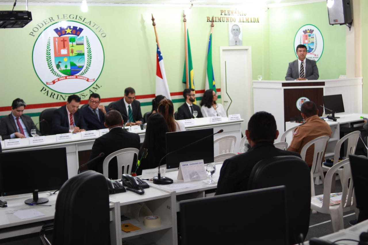 Câmara de Parintins apresenta Trio de novos Defensores Públicos em solenidade