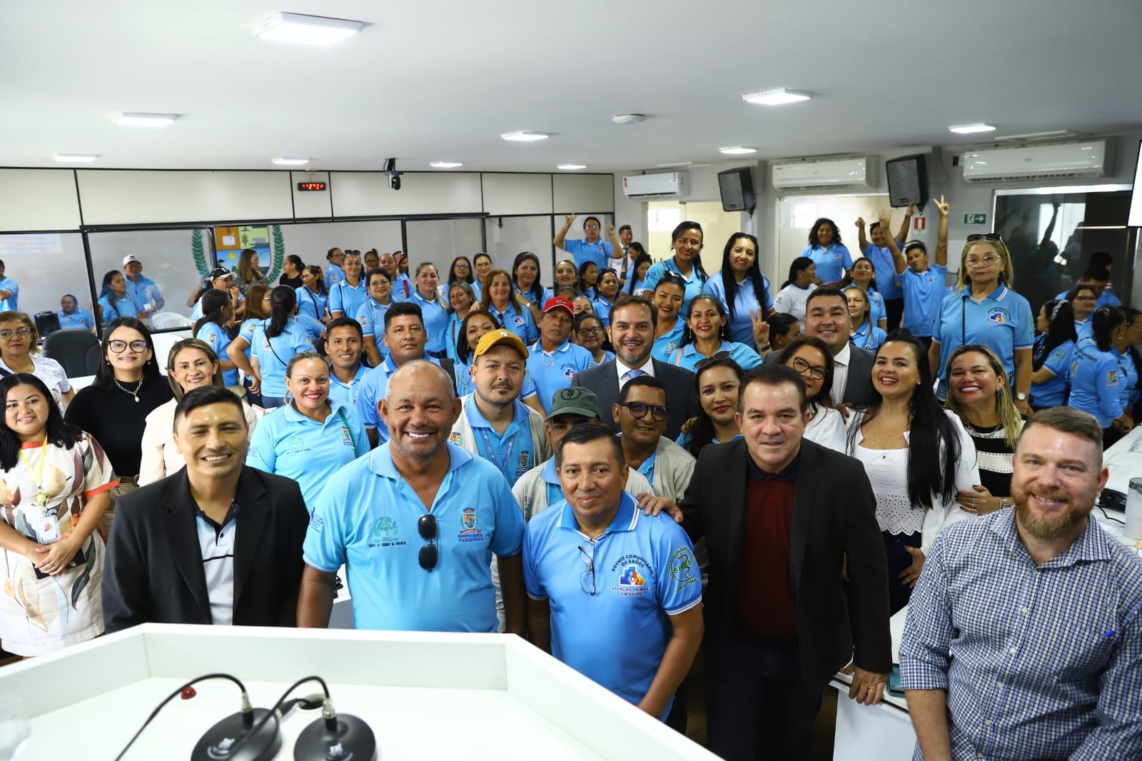 Câmara de Parintins homenageia Agentes Comunitários de Saúde e Agentes de Combate às Endemias