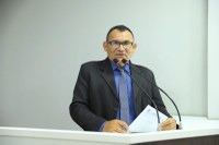 De volta ao parlamento, Afonso Caburi faz discurso de agradecimento e destaca pagamento de precatório da educação