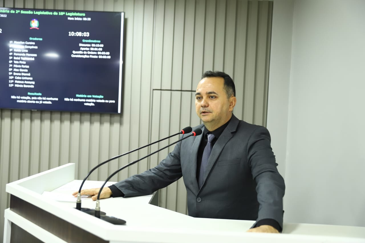 Flávio Farias indica parceria entre Prefeitura e Ufam para oferecer cursos de Graduação e pós-graduação a servidores públicos municipais