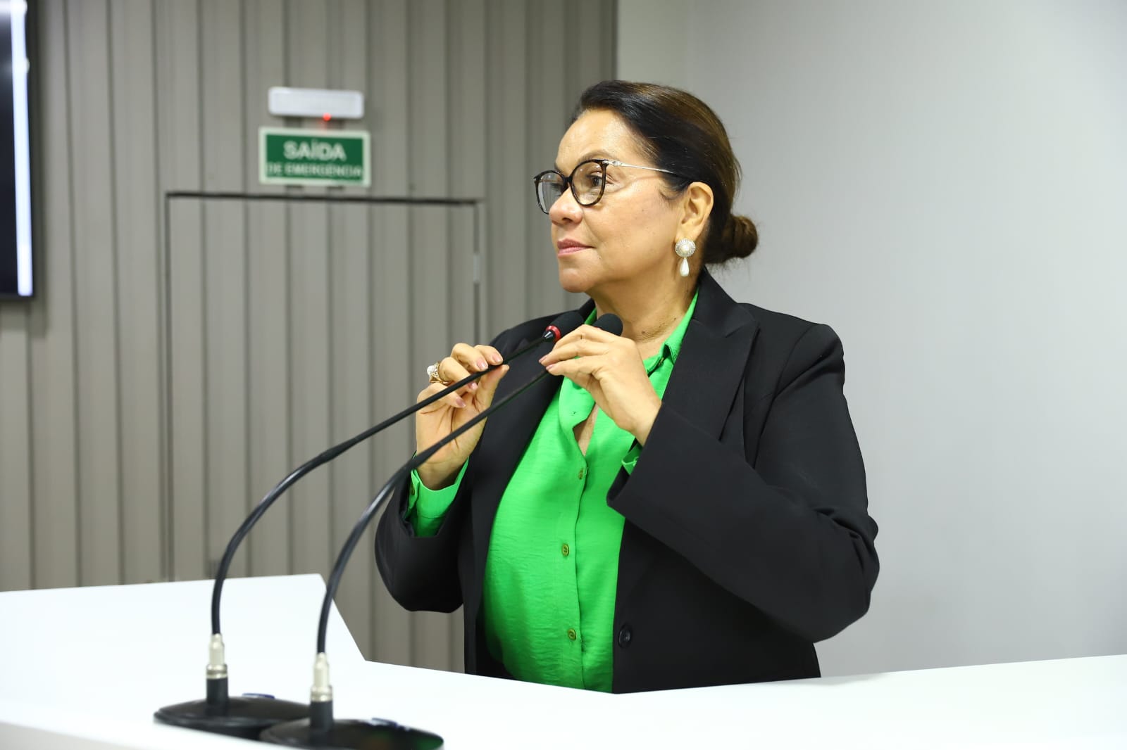 Formação em Libras para servidores públicos de Parintins é solicitada por Márcia Baranda   