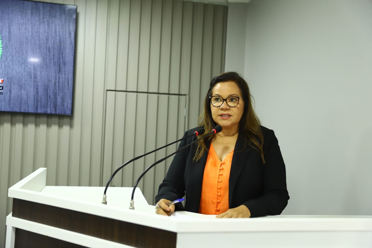 Márcia Baranda pede informações sobre vacinação de crianças de seis meses a quatro anos contra Covid-19   