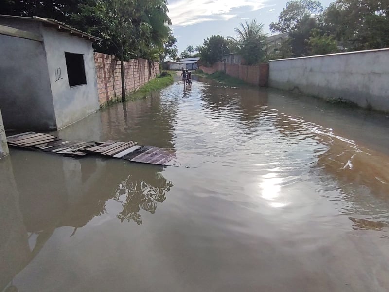 Márcia Baranda pede melhorias urgentes nas ruas intransitáveis do Bairro Jacareacanga   