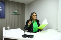 Márcia Baranda solicita informações quanto a entrega dos exames de mamografia