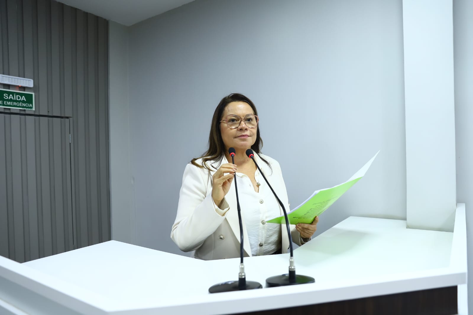 Márcia Baranda solicita troca das luminárias dos postes da comunidade Nossa Senhora de Nazaré Mangueirão - Região do Jacú