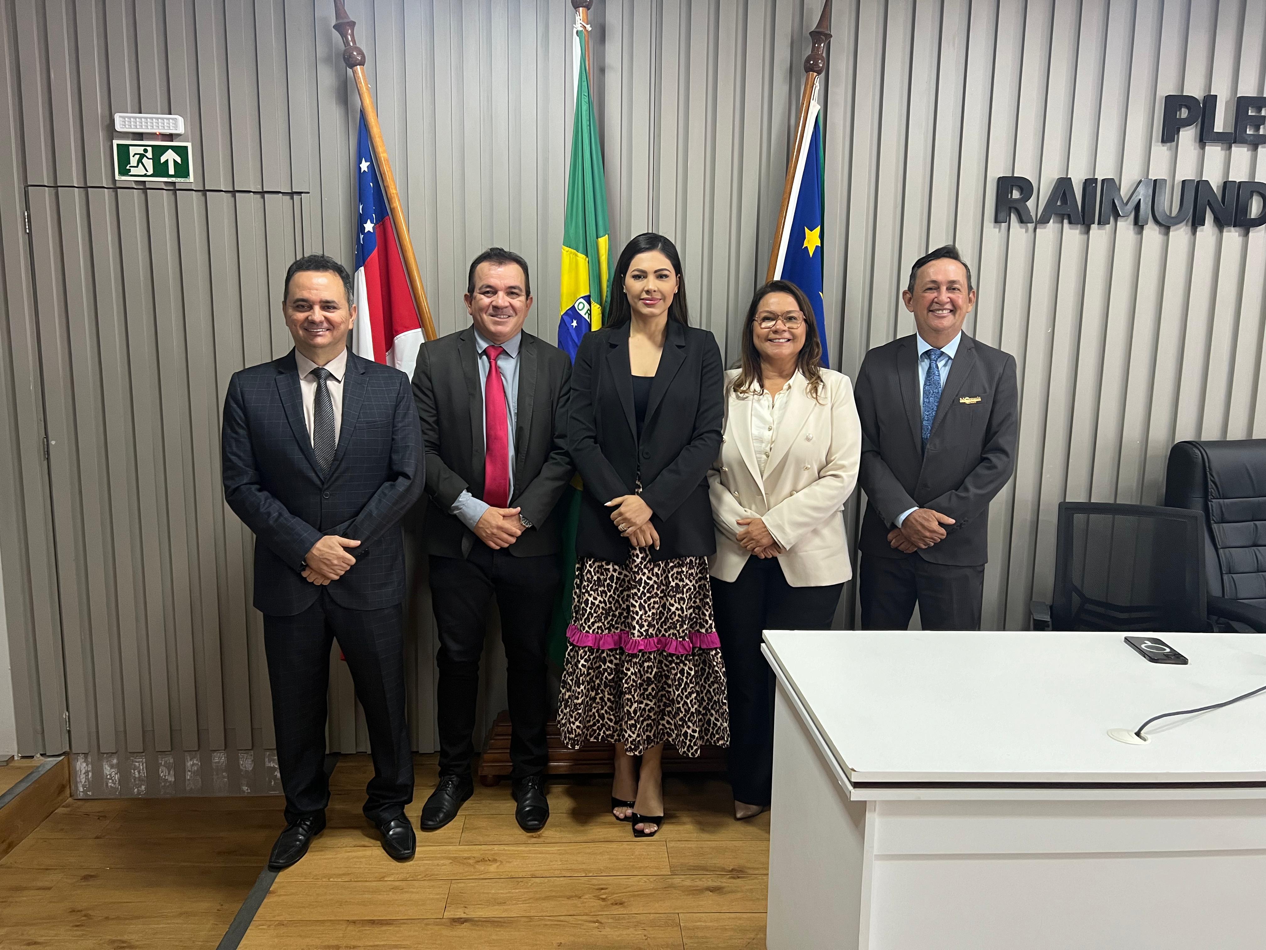 Massilon apresenta e cinco Vereadores assinam abertura da CPI da água contaminada