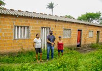 Massilon indica à Prefeitura Municipal de Parintins que conclua a obra da casa dos professores da Comunidade do Miriti   