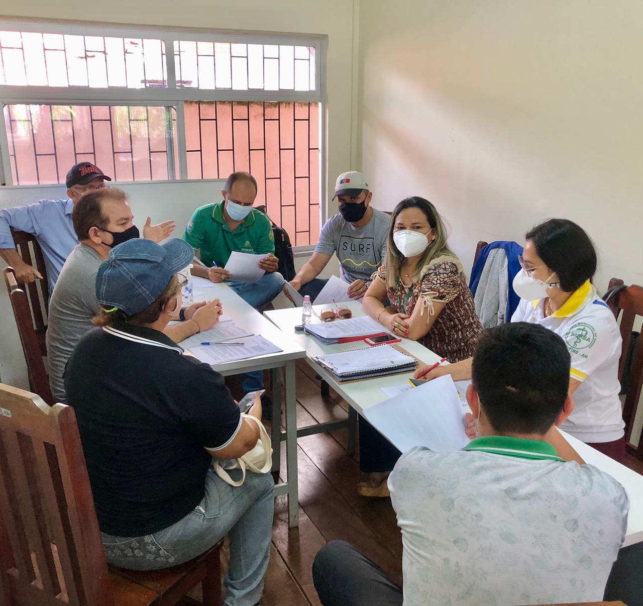 Massilon participa de reunião que debate medidas contra circulação de animais de grande porte em Parintins