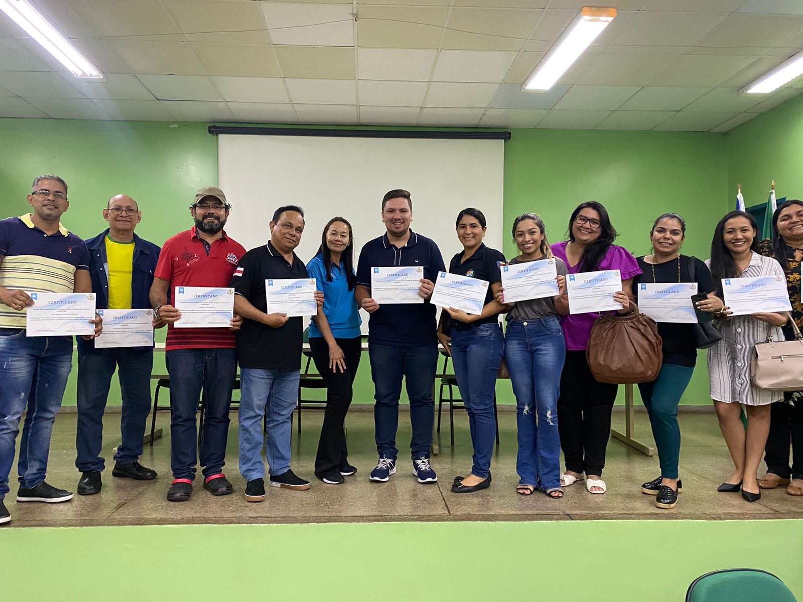 Servidores da Câmara de Parintins recebem Certificação da Escola de Contas Públicas do TCE/AM   