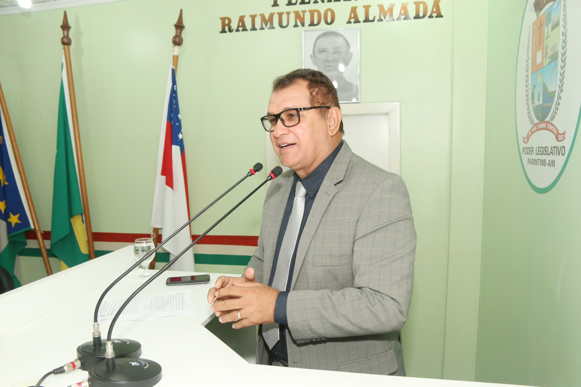 Tião Teixeira reivindica à Semed adequações da escola do limão de baixo