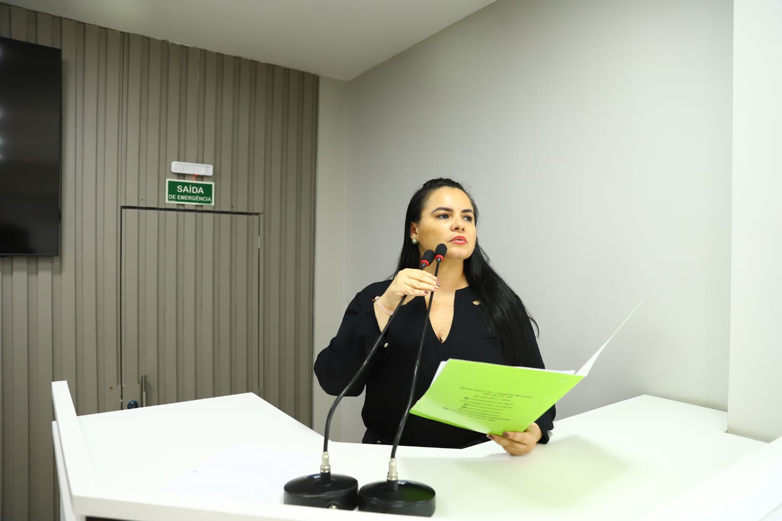 Vanessa Gonçalves exige respostas imediatas da Amazonas Energia quanto ao prazo na manutenção da fiação em Parintins