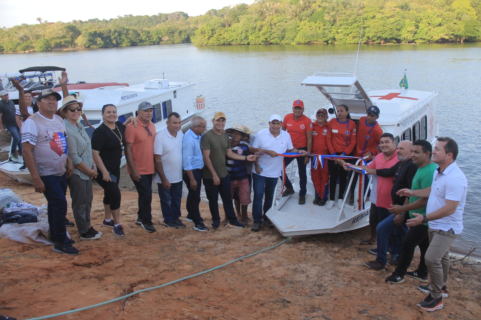 Vereador Cabo Linhares participa de cerimônia de entrega de Ambulanchas para duas comunidades rurais   