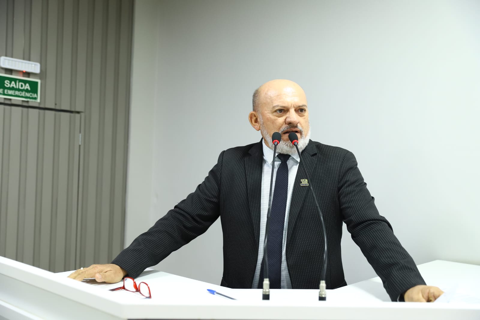 Vereador Cabo Linhares propõe construção de escola e quadra poliesportiva no bairro Pascoal Alággio