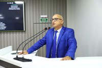 Vereador Fernando apresenta Moção de Aplausos ao Deputado Silas Câmara e ao Pastor Jônatas Câmara