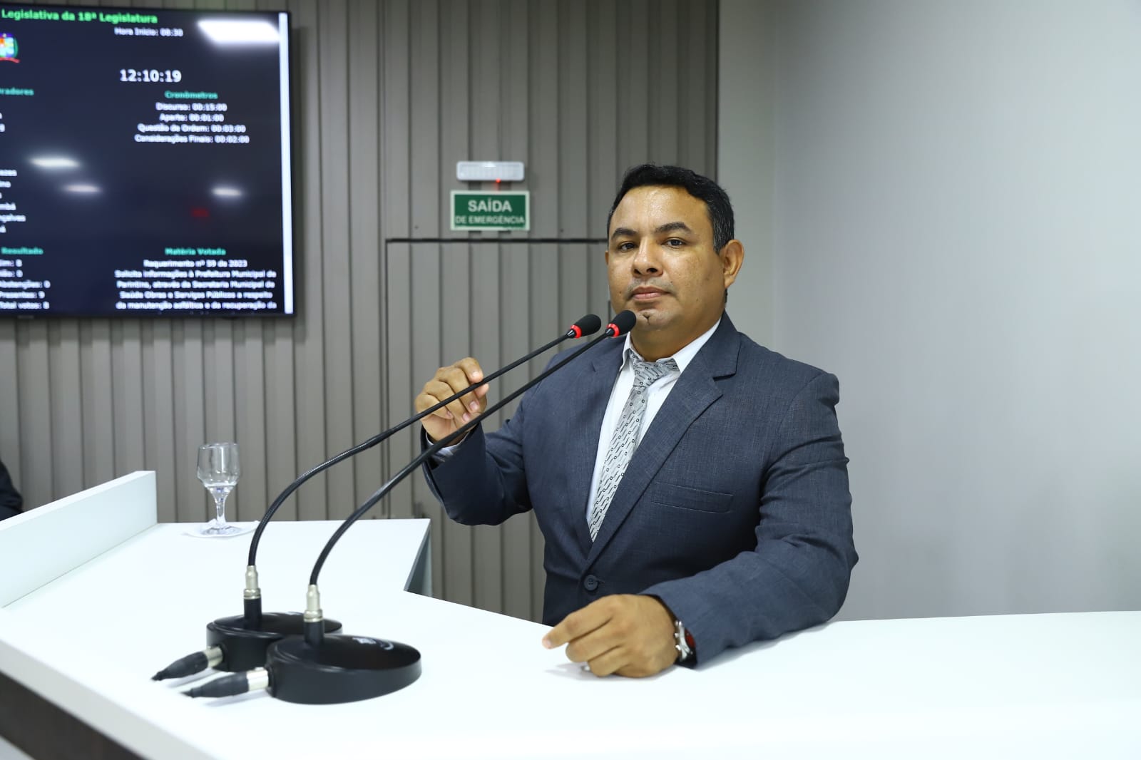 Vereador Naldo Lima cobra da SEDEMA que fiscalize e enquadre nos rigores da lei quem pratica queimadas no município de Parintins