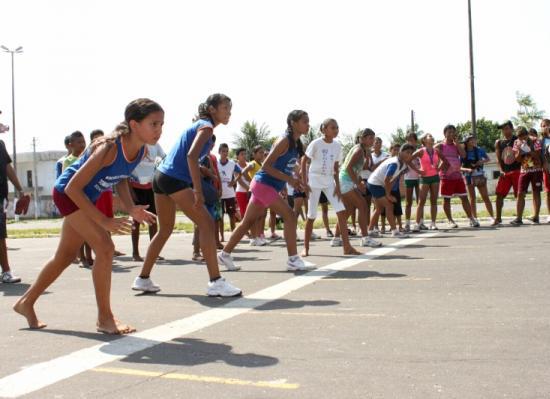 Vereador Naldo Lima presta homenagem aos desportistas parintinenses, no Dia do Atletismo