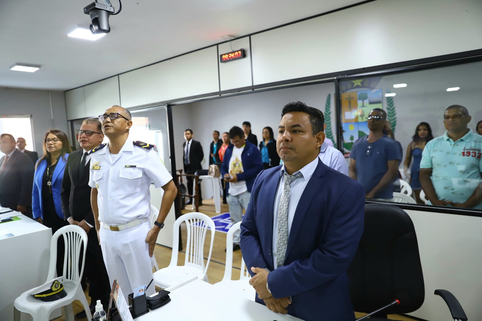 Vereador Naldo Lima presta homenagem aos pais do município de Parintins durante solenidade na Câmara Municipal   