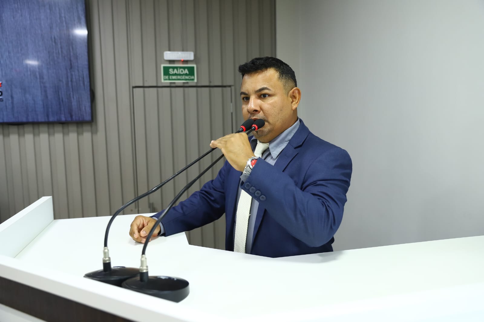 Vereador Naldo Lima solicita da Defesa Civil um plano de ação para atender as comunidades rurais isoladas pela seca dos rios   