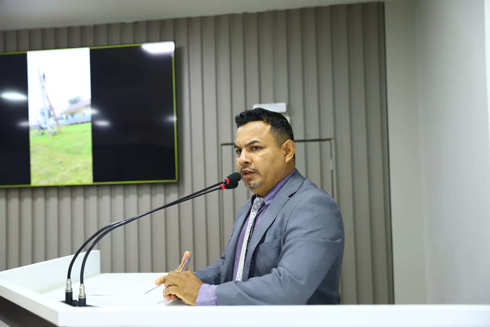 Vereador Naldo Lima solicita instalação de lixeiras nas orlas onde funcionam feiras de frutas e pescados