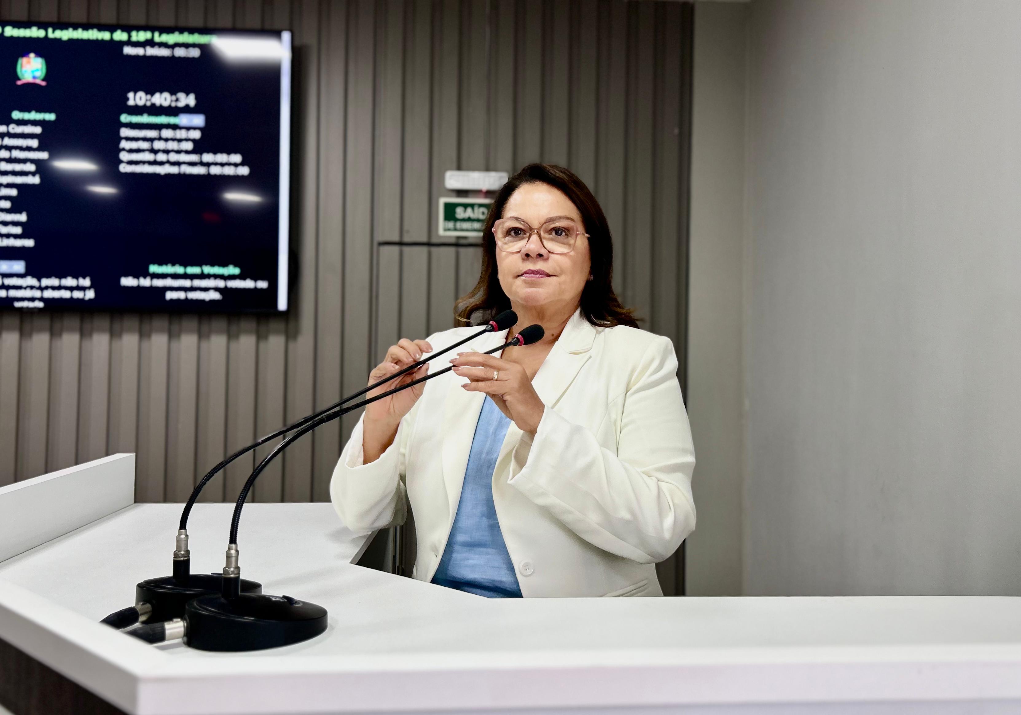 Vereadora Márcia Baranda propõe criação de programa psicológico para mulheres mastectomizadas em Parintins   