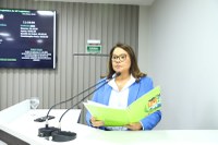 Vereadora Márcia Baranda propõe medidas de apoio no tratamento de pessoas com HIV e Tuberculose em Parintins